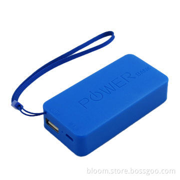5,200mAh Gift Power Bank, w/5V/2A Output and Flashlight, CE/FCC/RoHS-marked, 100% Full Capacity